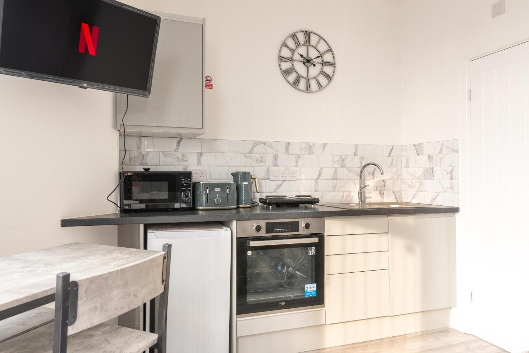 Cosy Cardiff Apartments - Garden Lounge Bagian luar foto