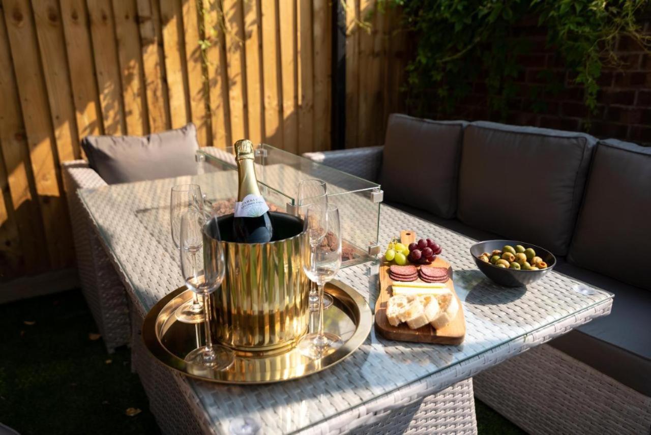 Cosy Cardiff Apartments - Garden Lounge Bagian luar foto