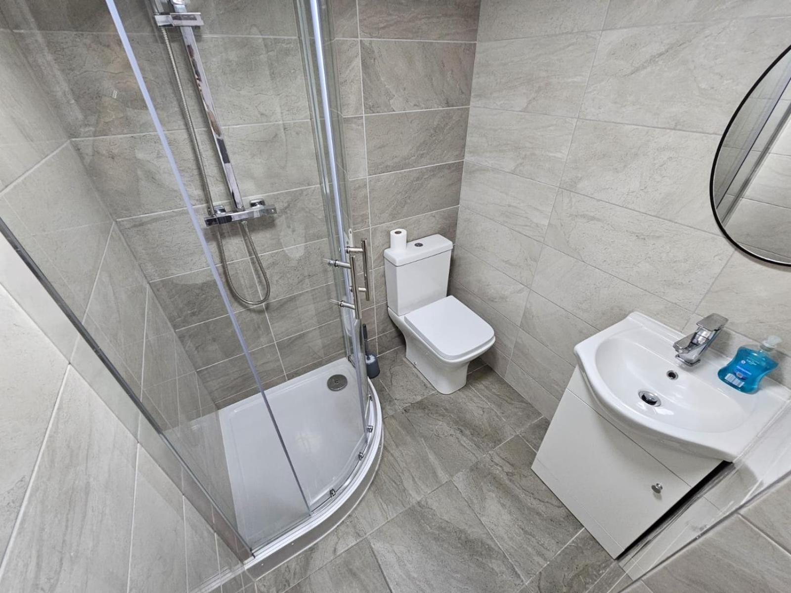 Cosy Cardiff Apartments - Garden Lounge Bagian luar foto